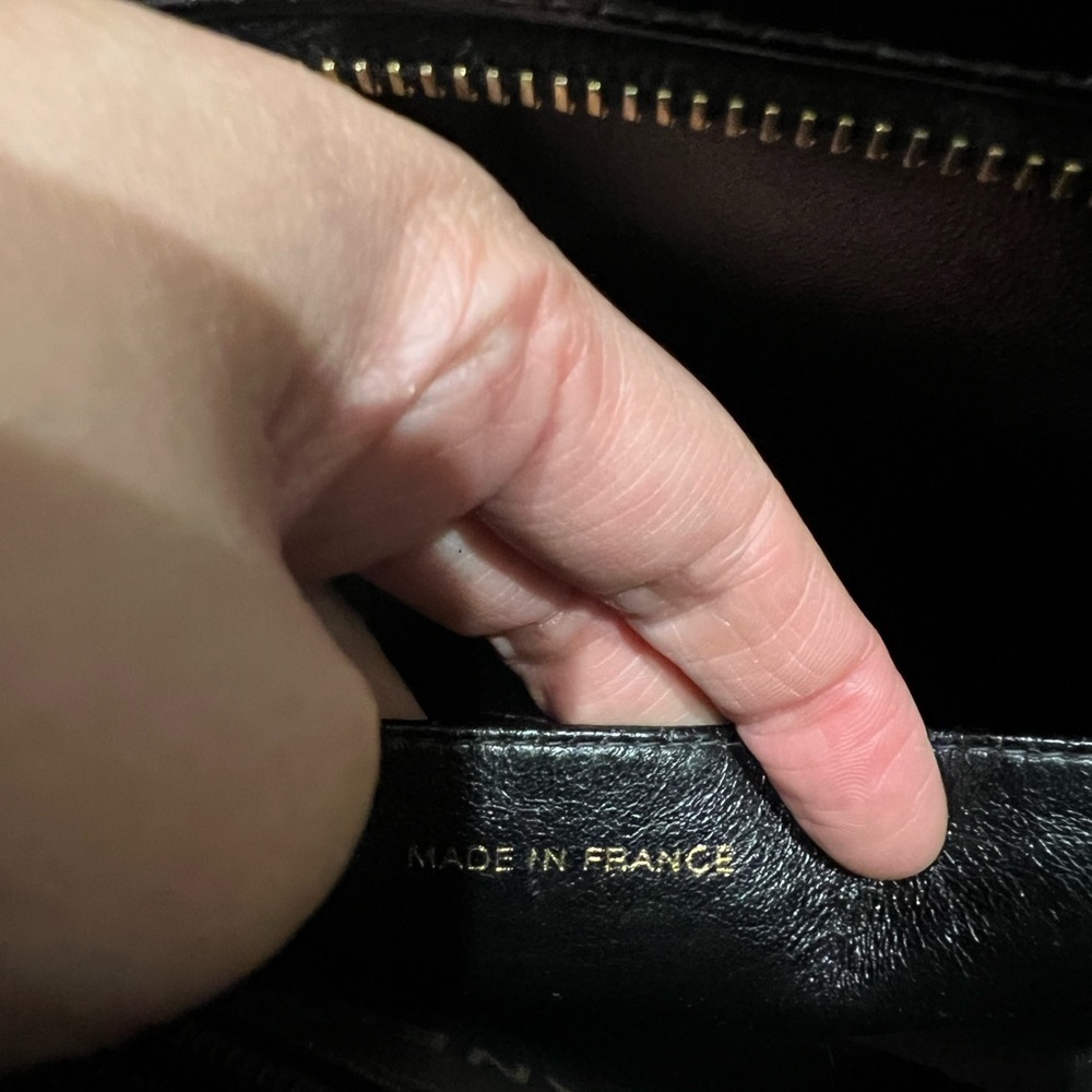 Reserved -Chanel Medallion Tote Patent Black - Picture 7 of 15